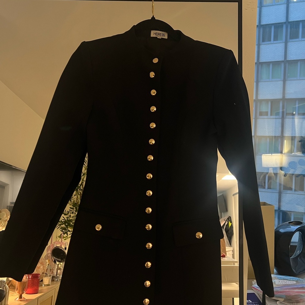 Chic Black Buttoned Blazer Dress - Picture 5 of 6